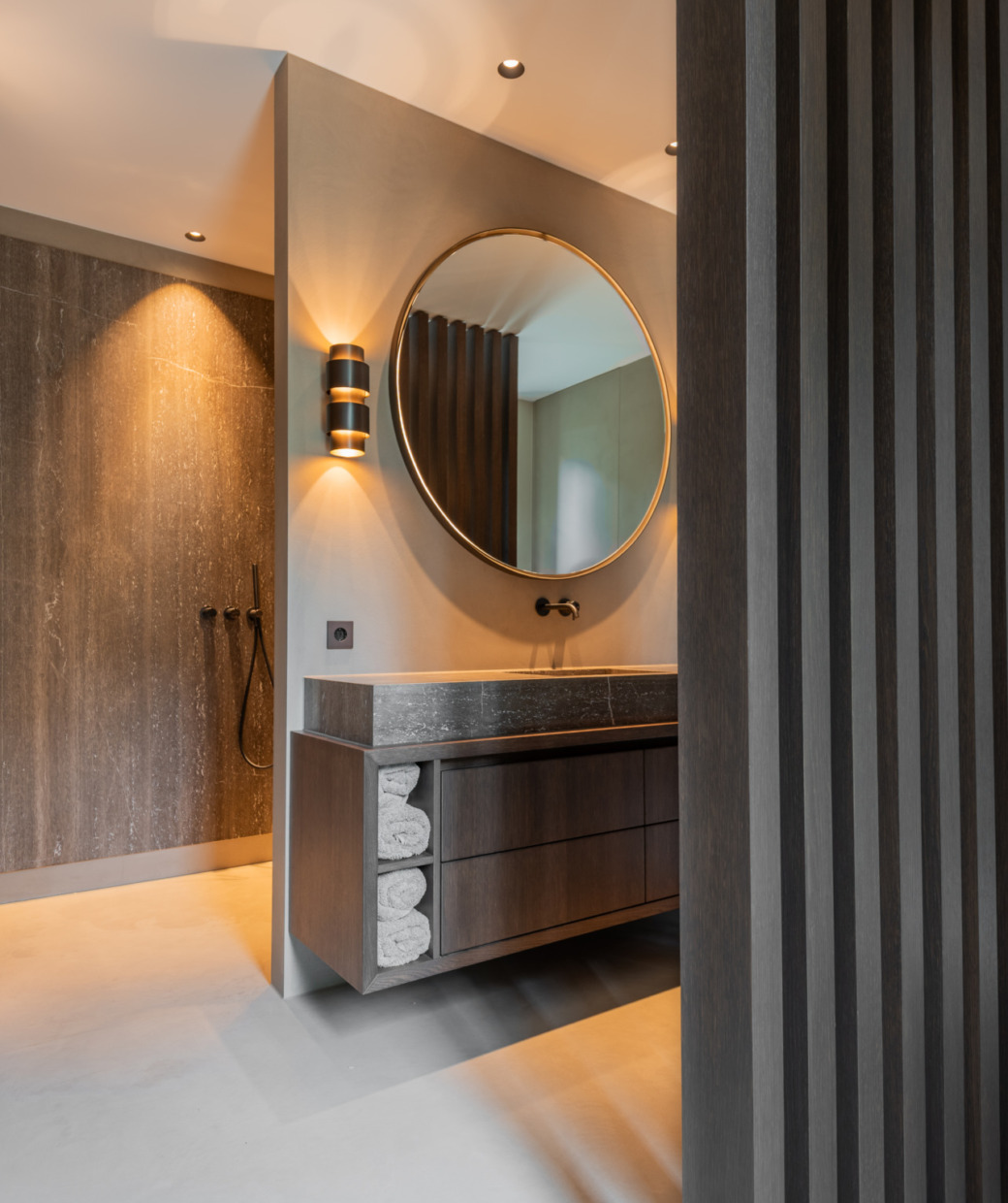 Elegante villa met rieten kap in Blaricum