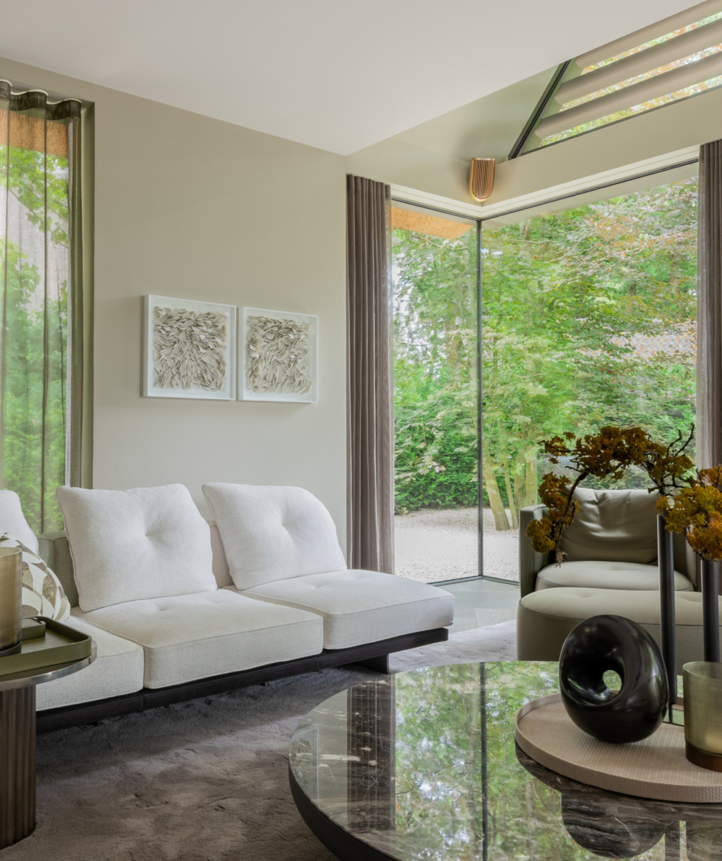 Elegante villa met rieten kap in Blaricum