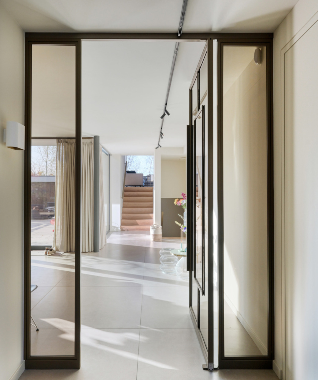 Moderne villa vol licht, luxe en leefruimte in Vleuten
