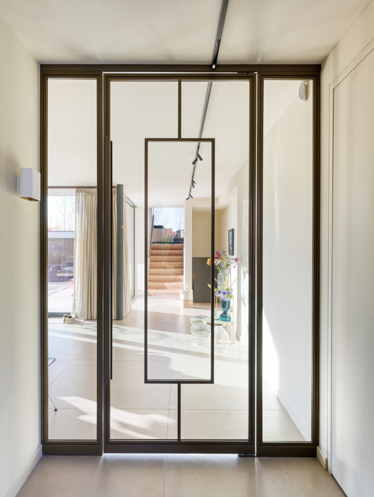 Moderne villa vol licht, luxe en leefruimte in Vleuten